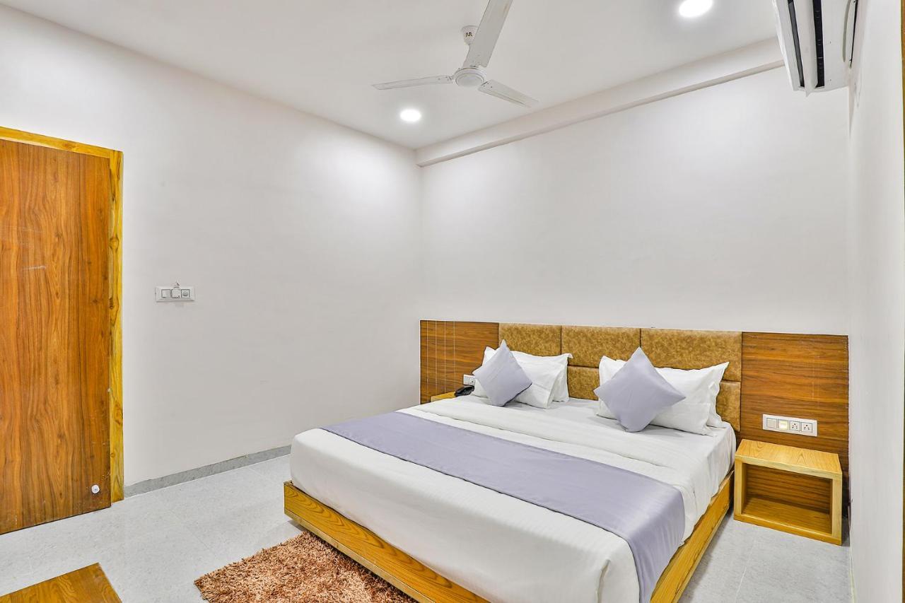 Fabhotel Parkland A Ahmedabad Luaran gambar